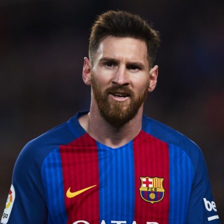 Barcelona have made a new offer to Lionel Messi to extend the contract